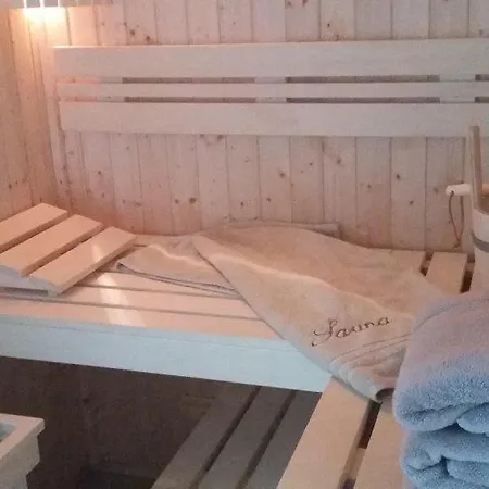 Strandhafer - Im Schwalzkiefernwald Zwischen Ostsee Und Bodden Lejlighed