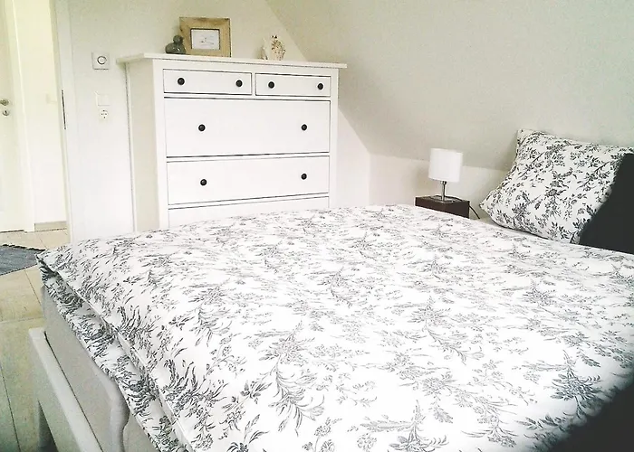 Apartament Strandhafer - Im Schwalzkiefernwald Zwischen Ostsee Und Bodden Glowe